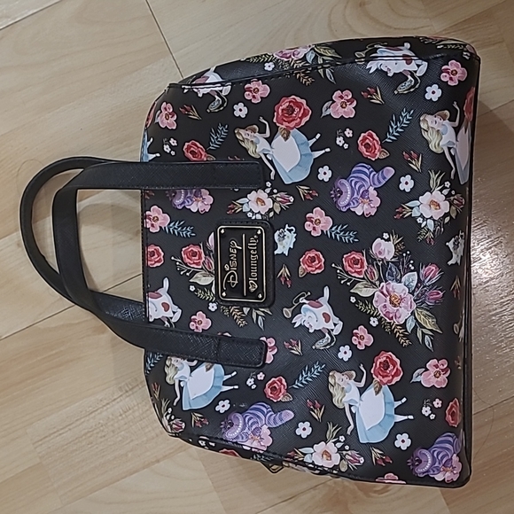 Loungefly Alice in Wonderland bag - Picture 5 of 10